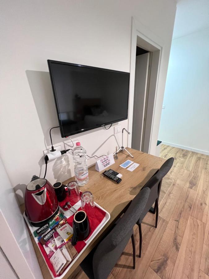 Grand Park & Bllok Area Rooms Tirana Esterno foto
