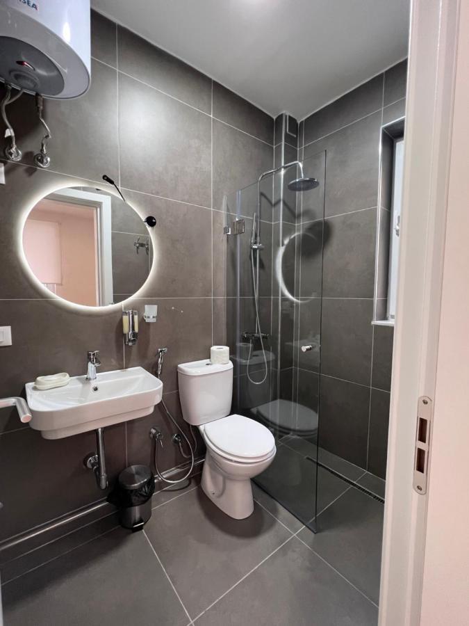 Grand Park & Bllok Area Rooms Tirana Esterno foto