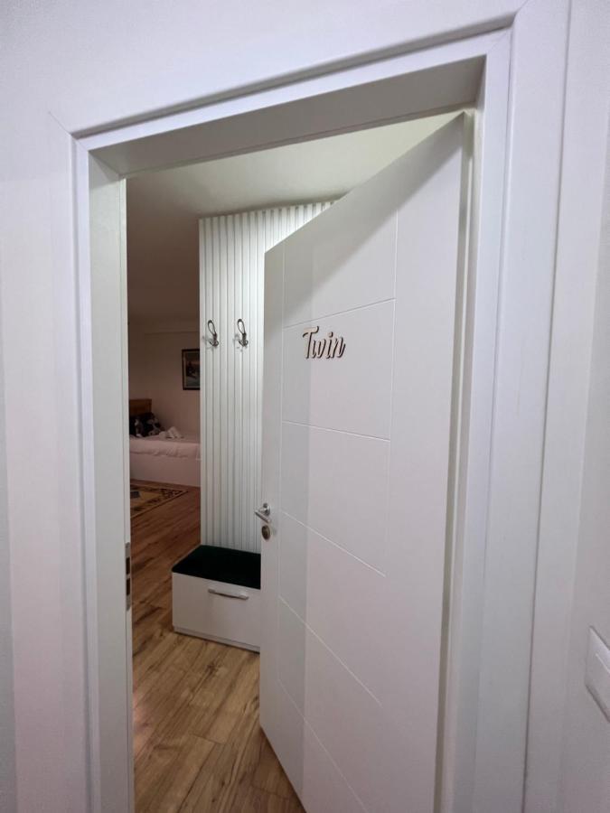 Grand Park & Bllok Area Rooms Tirana Esterno foto