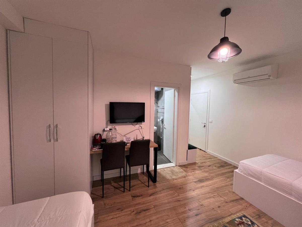 Grand Park & Bllok Area Rooms Tirana Esterno foto